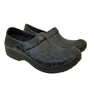 Crocs Women's Neria Pro Black Animal Print Clogs Size 10